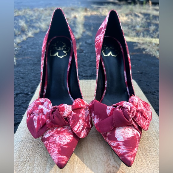 COPY - TED BAKER Of London RYAMA Glitch Bow Heels sz 38/8 - Picture 4 of 12
